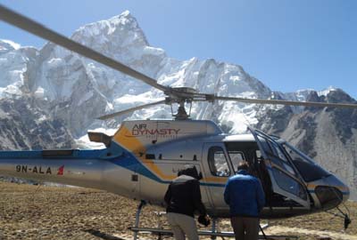 Guide for a helicopter trip to Everest base camp