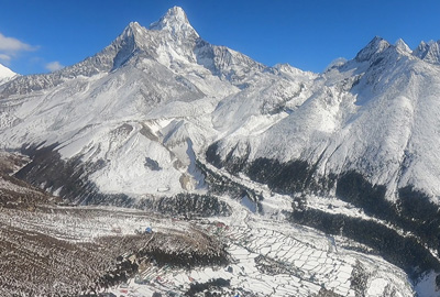 Helicopter tour to Everest Base Camp